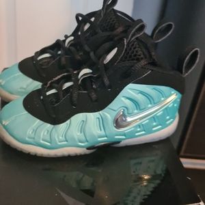 Nike foams sneakers